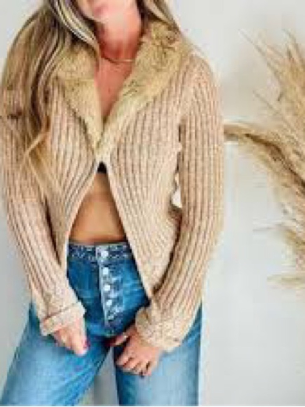 vintage-style ribbed knit cardigan with a plush faux-fur trim collar Caslon XS